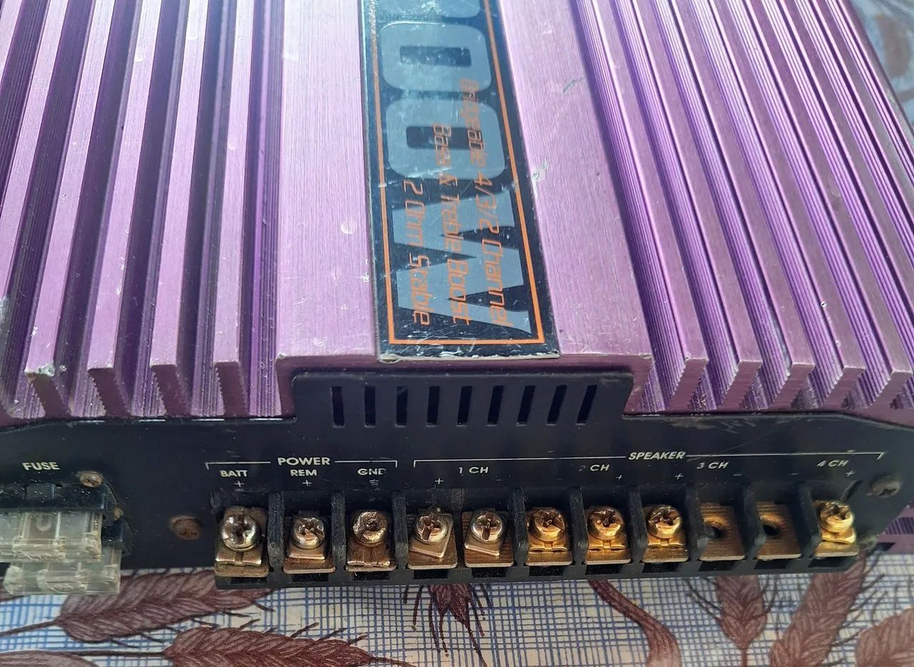 Vendo caixa com grave e piramid - Foto 3