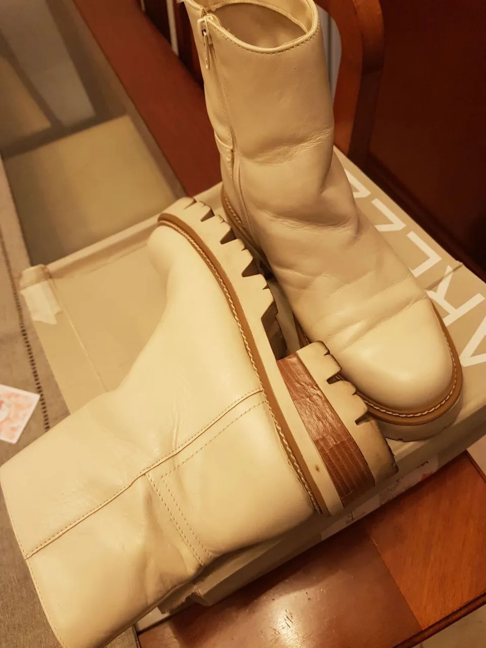 Bota em couro Arezzo - Foto 4
