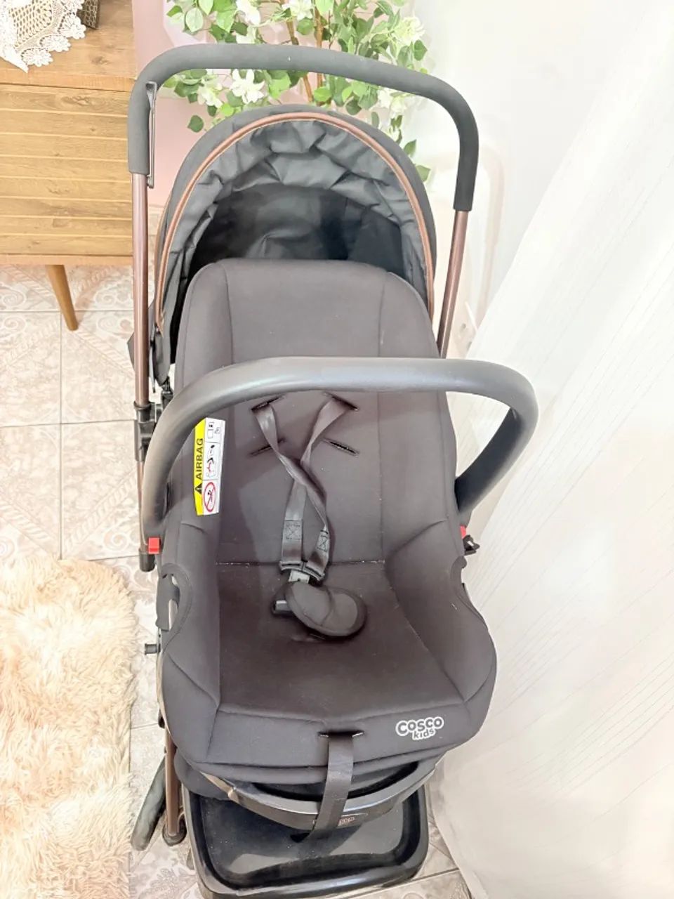 Carrinho de bebe com bebê conforto Cosco - Foto 4
