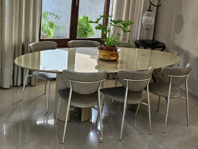 Conjunto de mesa e cadeiras de jantar. - Foto 3