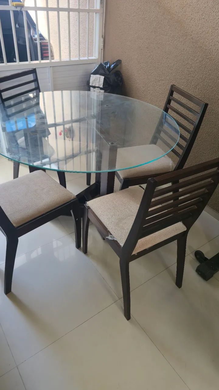 VENDO MESA 04 CADEIRAS. - Foto 5