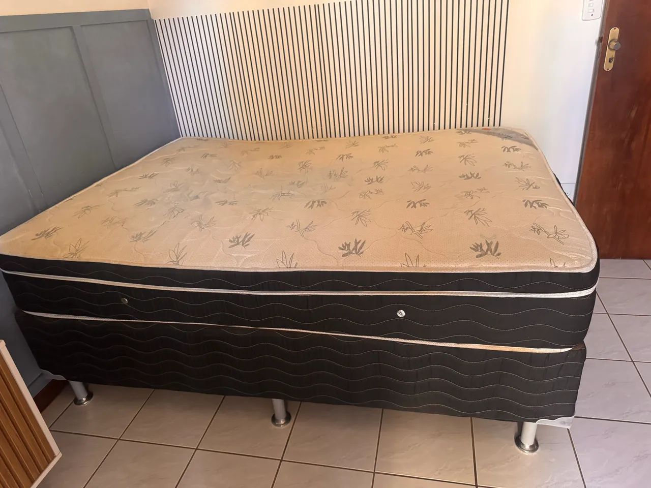 Colchão Casal + Box Ortobom - Bem Conservados - Foto 2