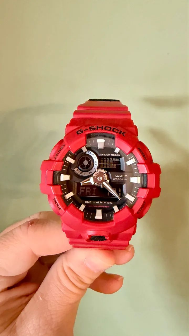 G-Shock GA-700-4A Vermelho