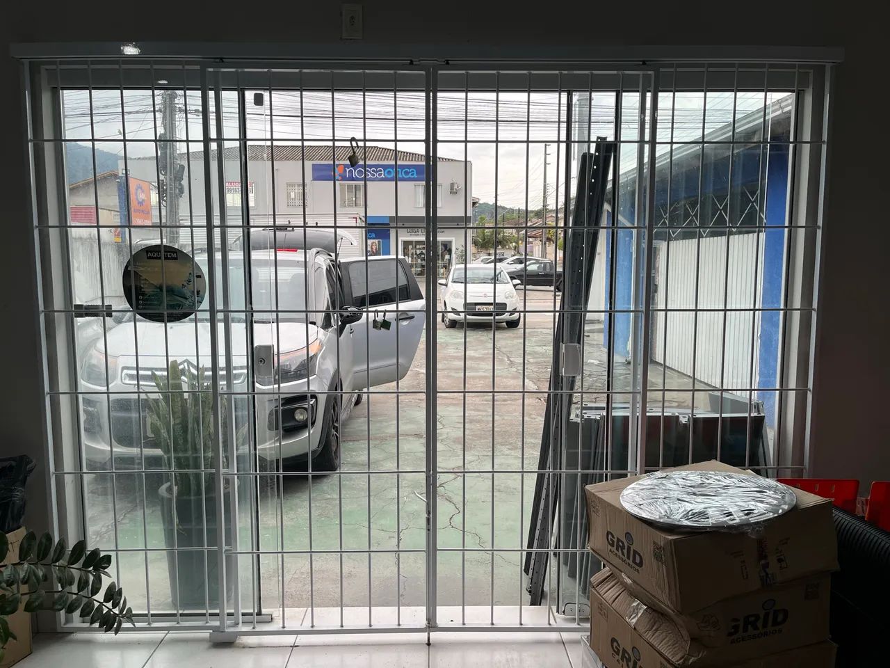Vende-se grade 