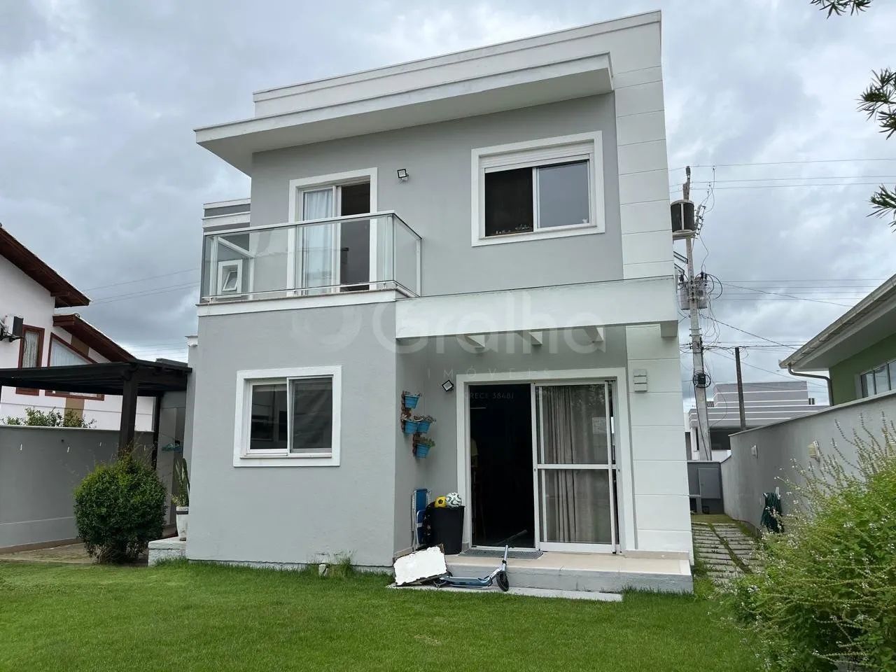 Casa Residencial de 160m² com 4 quartos no Carianos