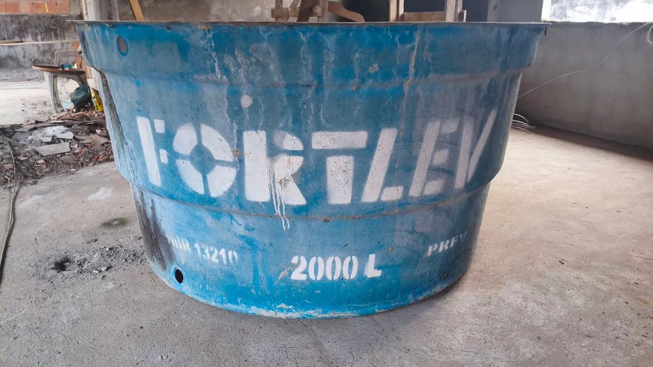 Vendo caixa da água fortelev 2 mil litros ,usada em boas condições 
