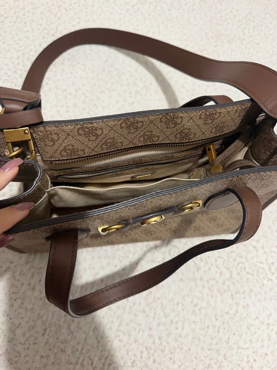 Bolsa Guess Izzy 2 - Foto 2
