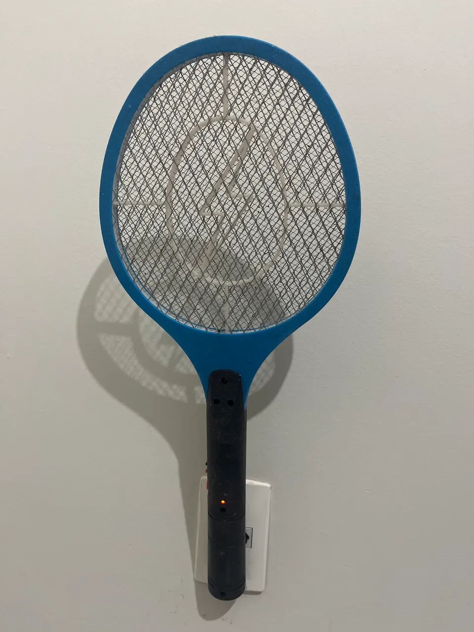 Raquete mata mosquito