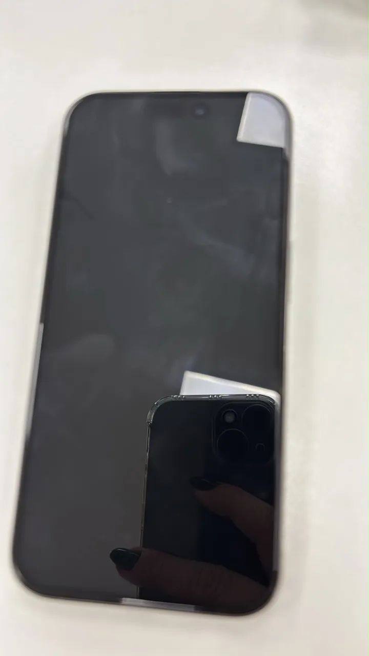 Vende iPhone 15 pro 