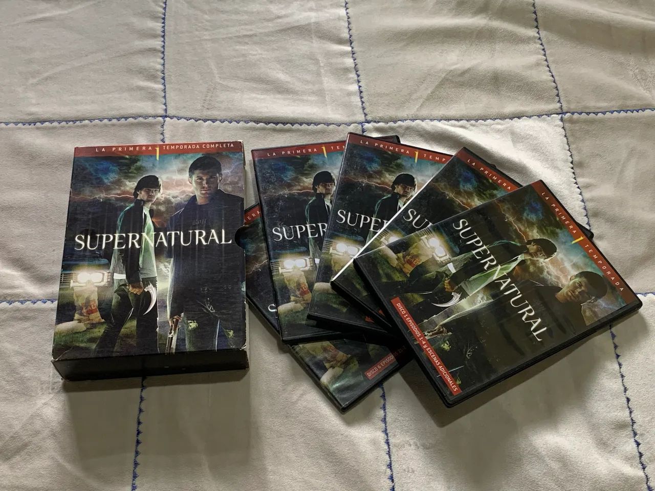 Dvds box supernatural temp 1 e 5 - Foto 3