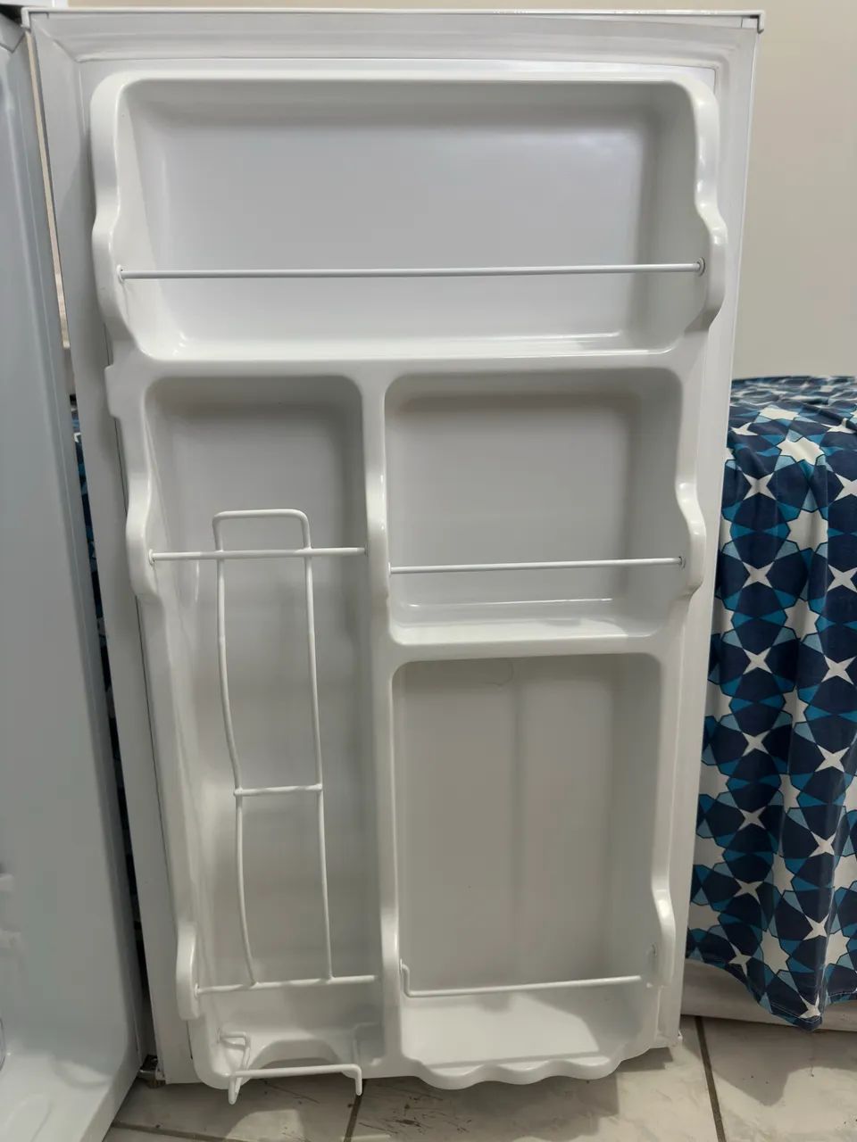 Frigobar Midea MRC10B1 Branco 93L - Foto 5