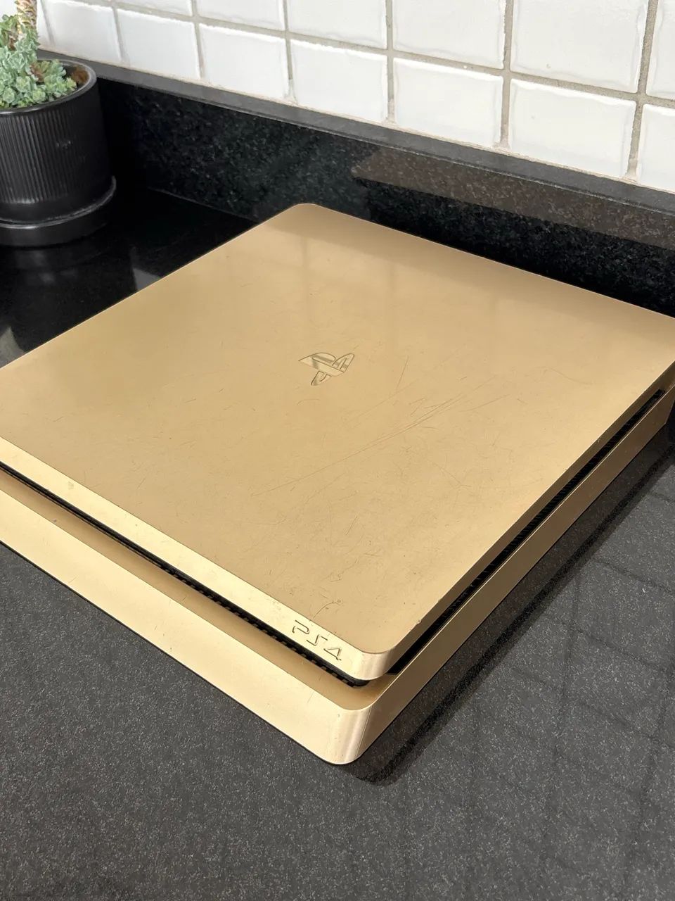 PS4 Slim Dourado  - Foto 2