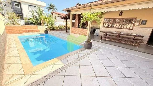Casa Linear com lazer completo no Vale das Palmeiras!