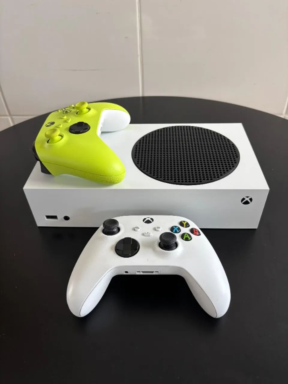 Xbox Series S + 2 controles + cases + capa - extremamente novo - Foto 2