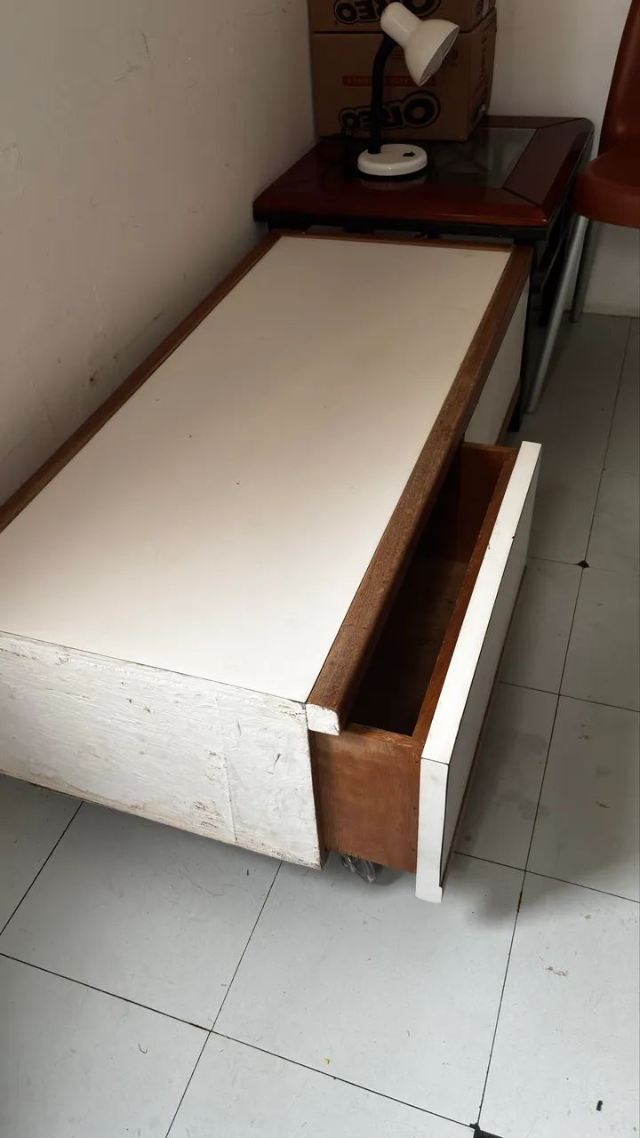  hack de madeira, com rodas de silicone.