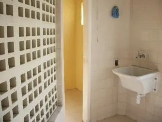 Alugo apartamento térreo 2 quartos - Foto 2