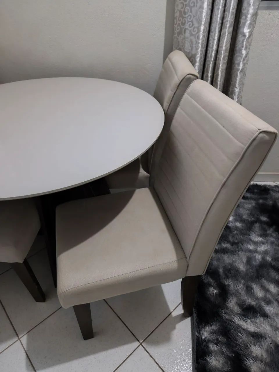 Fogão industrial e a mesa com 4 cadeiras  - Foto 5