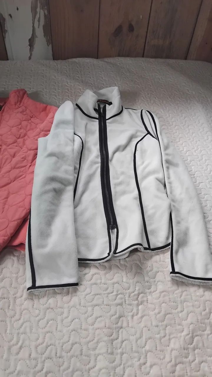 Venda e doação Combo roupas femininas todos tamanhos e doação de cabides e algumas peças  - Foto 3