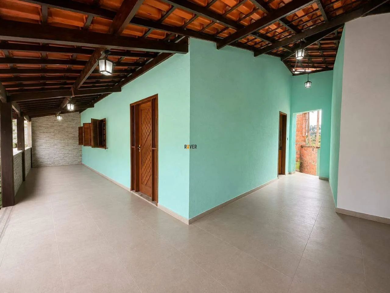 Casa com quintal no Miramar