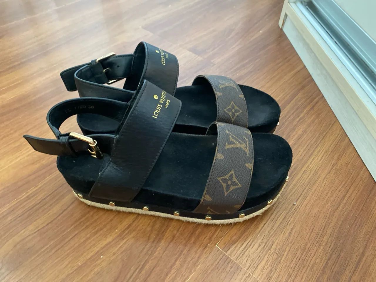 Sandália Louis Vuitton - Foto 3