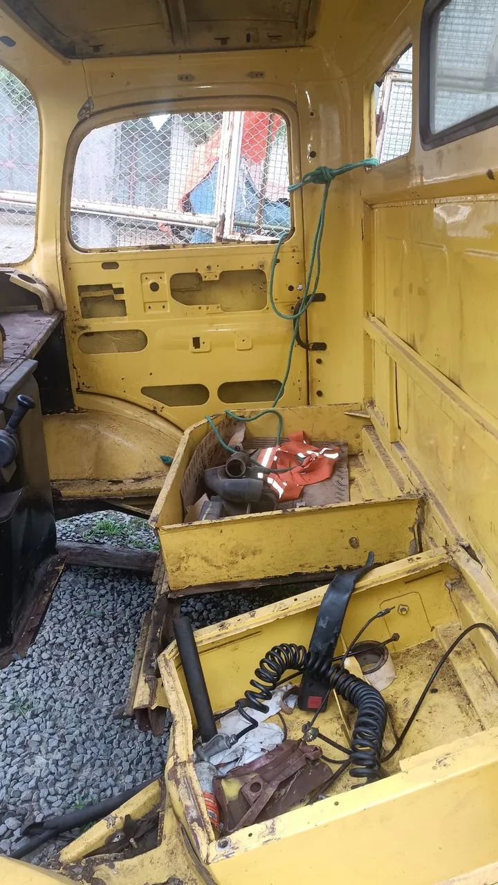 Vende uma gabine de caminhão  - Foto 2