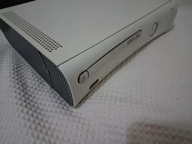 xbox 360 arcade branco com kinect des bloqueado LT - Foto 3