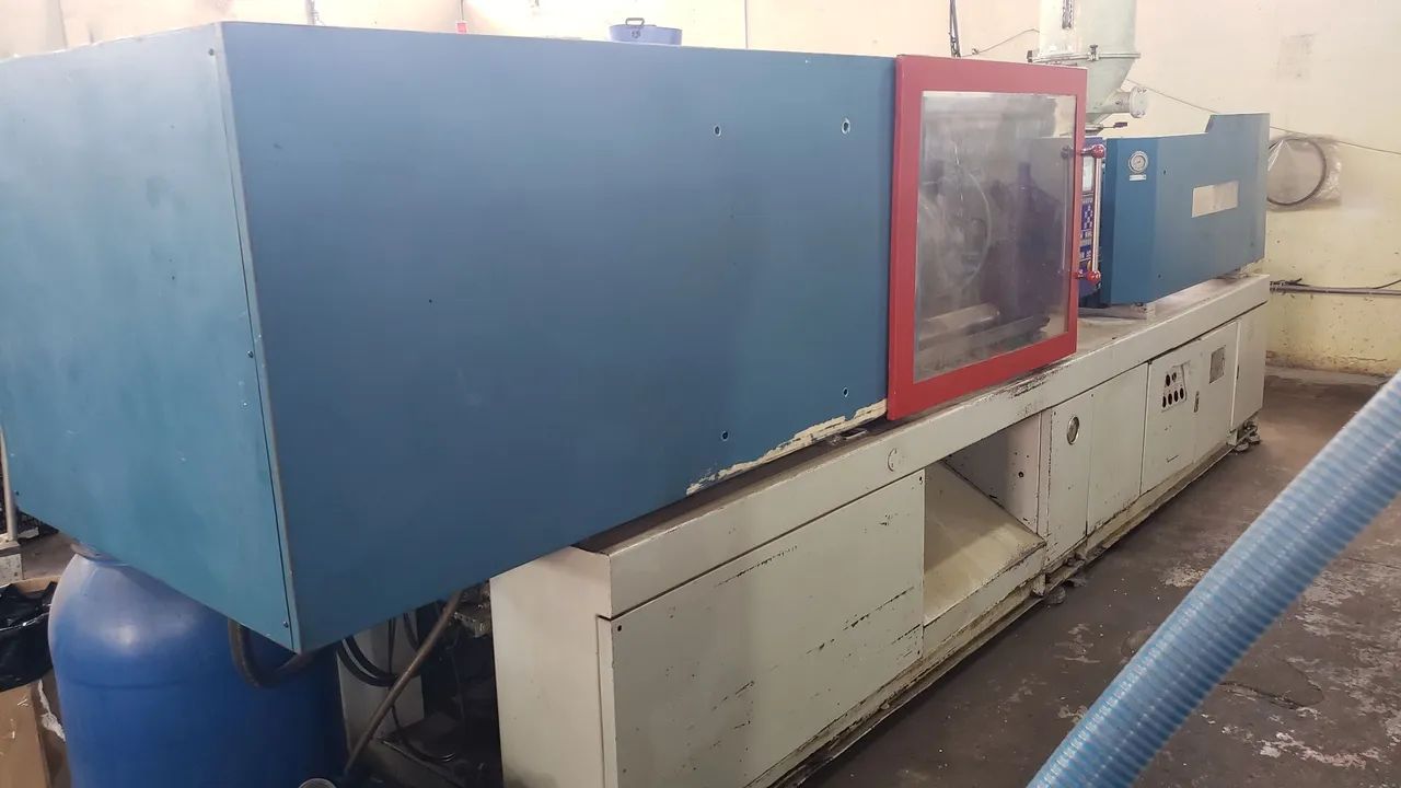 Injetora Haitian HTF 250 toneladas 