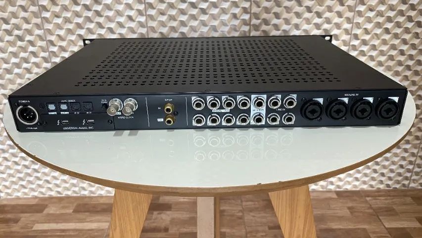 Interface Universal Audio Apollo 8 UAD-2 Quad Preto - DSP Plugins Originais Inclusos - Foto 5