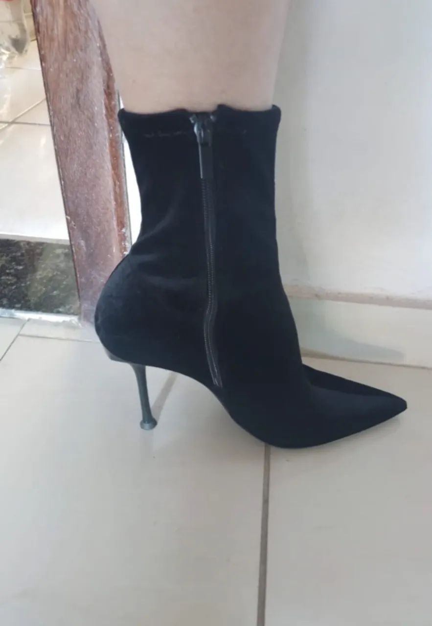 Bota marca ZARA 40
