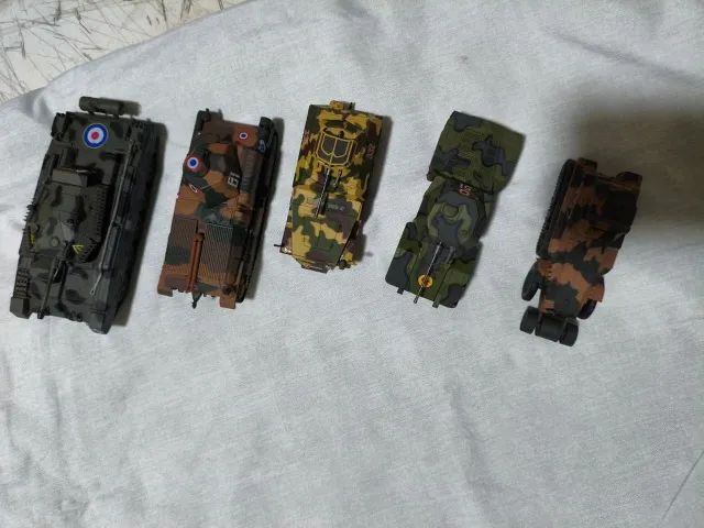 Kit 8 Miniaturas Militares 1/43 - Foto 4