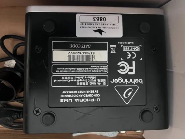Interface de áudio USB Behringer U-Phoria UM2 - Foto 3