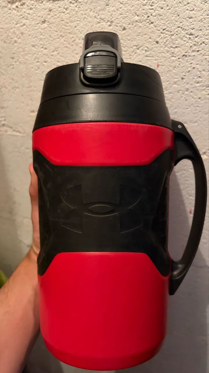 Garrafa térmica Under Armour Playmaker 1,9L 