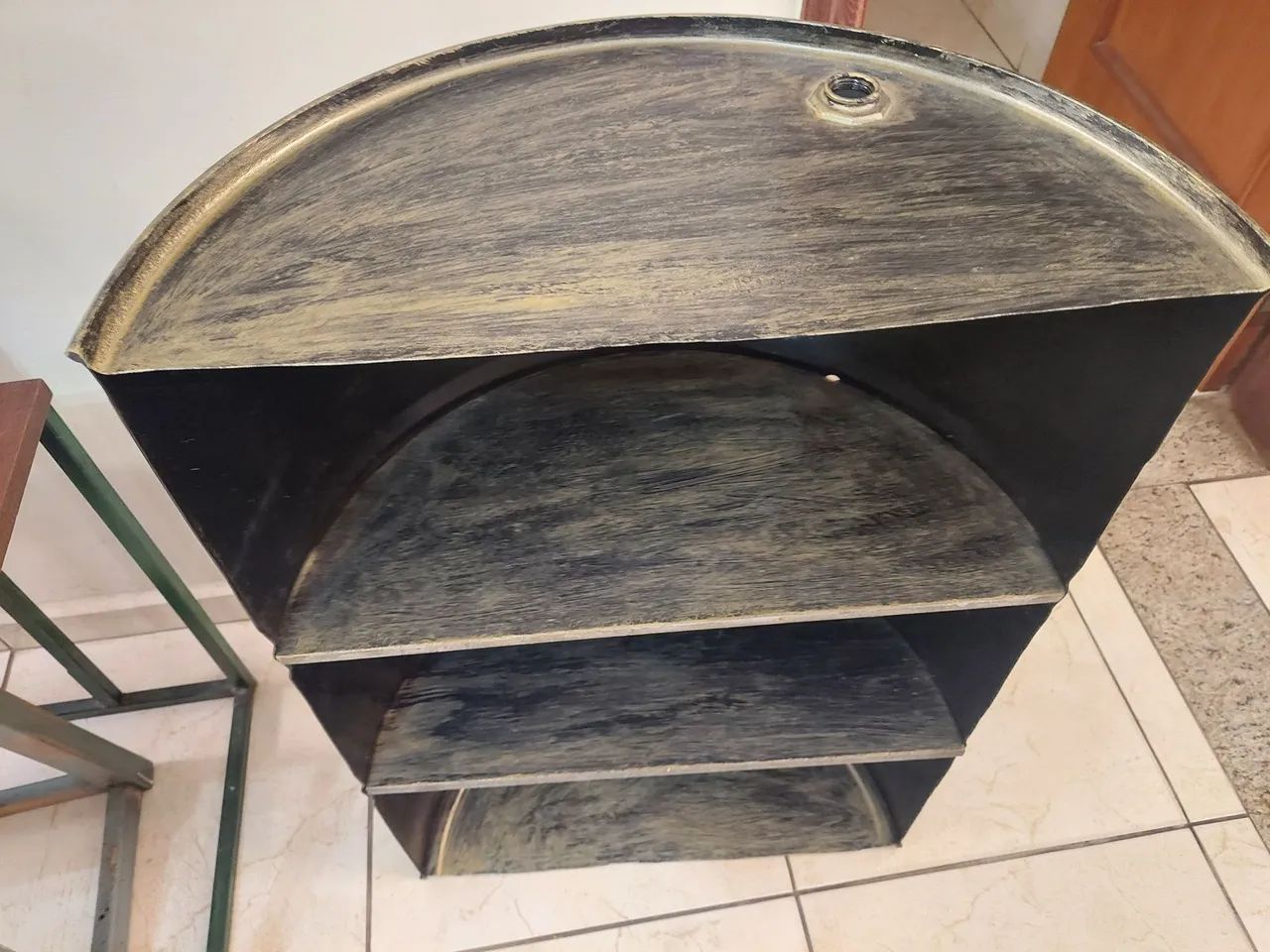 Movel de aco e madeira 