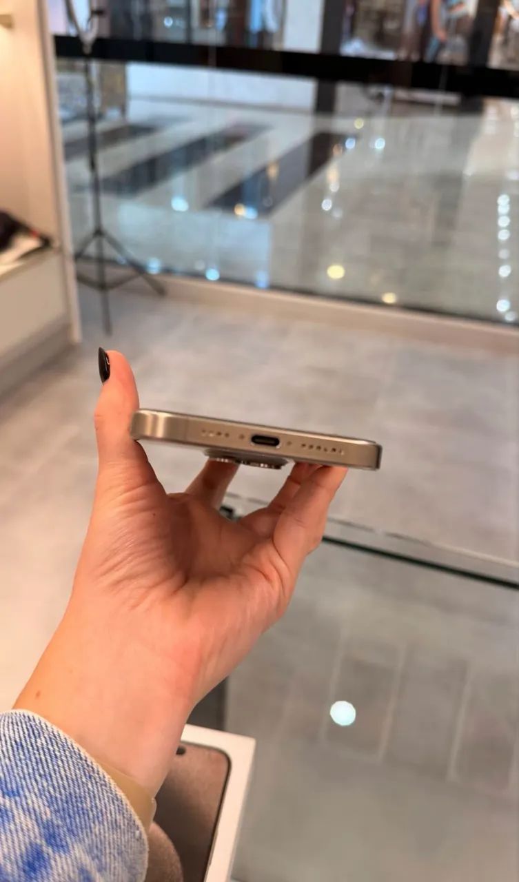 iPhone 15 Pro Max  - Foto 2