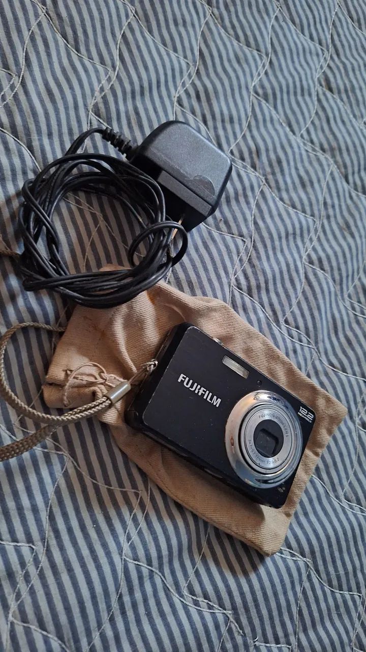Câmera Fujifilm 12.2 mega pixels
