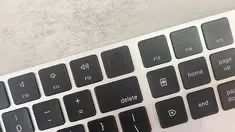 VENDO TECLADO MAGIC KEYBOARD COM TOUCH - Foto 2
