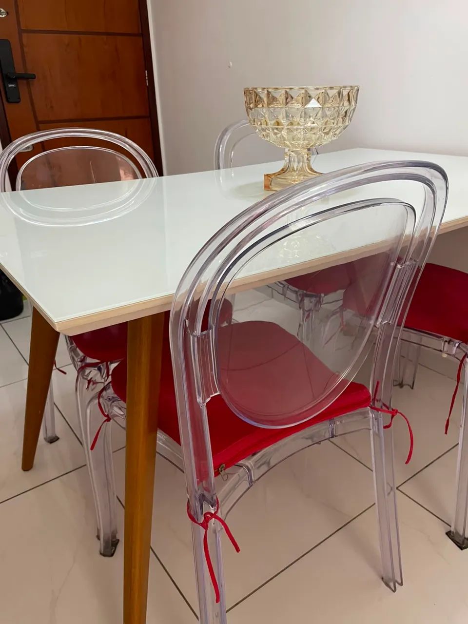 Mesa com 4 cadeiras  - Foto 2