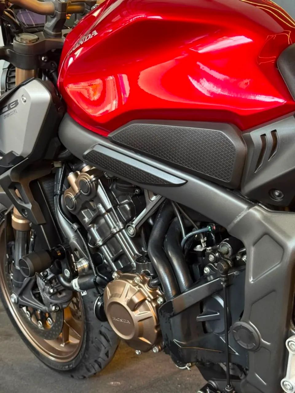 CB 650 R 2022 - Foto 2