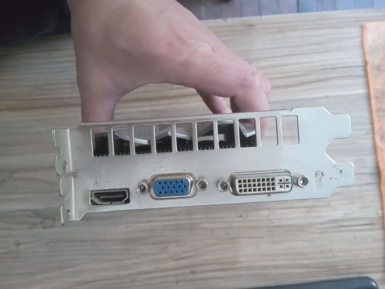 GTX 550 TI 1GB - Foto 3