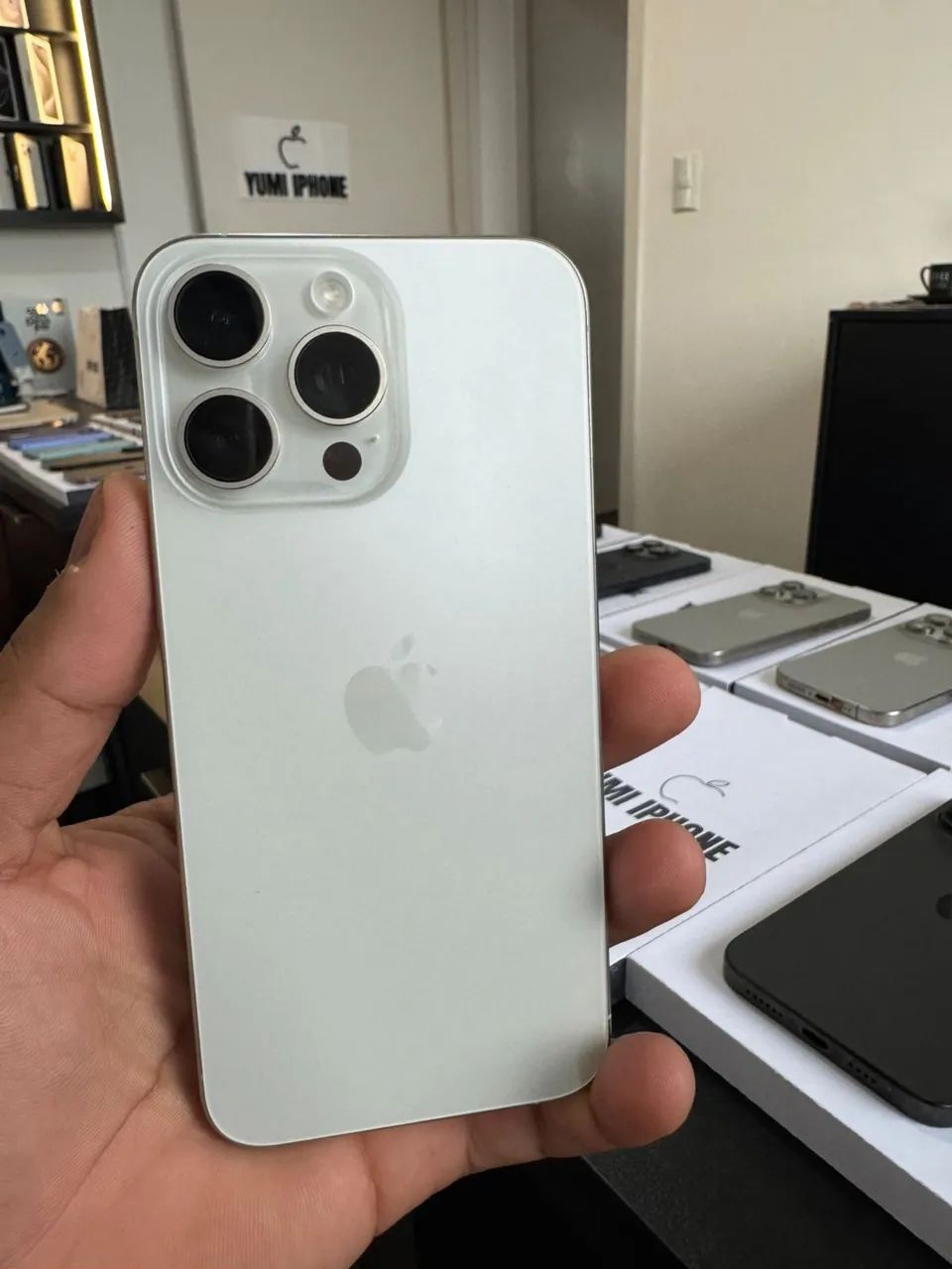 iPhone 15 Pro Max, somos loja.