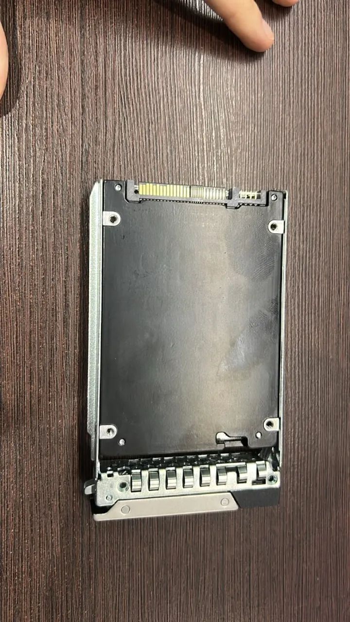 SSD Kioxia 1.92TB SAS KPM6WVUG1T92 Servidor - Foto 2