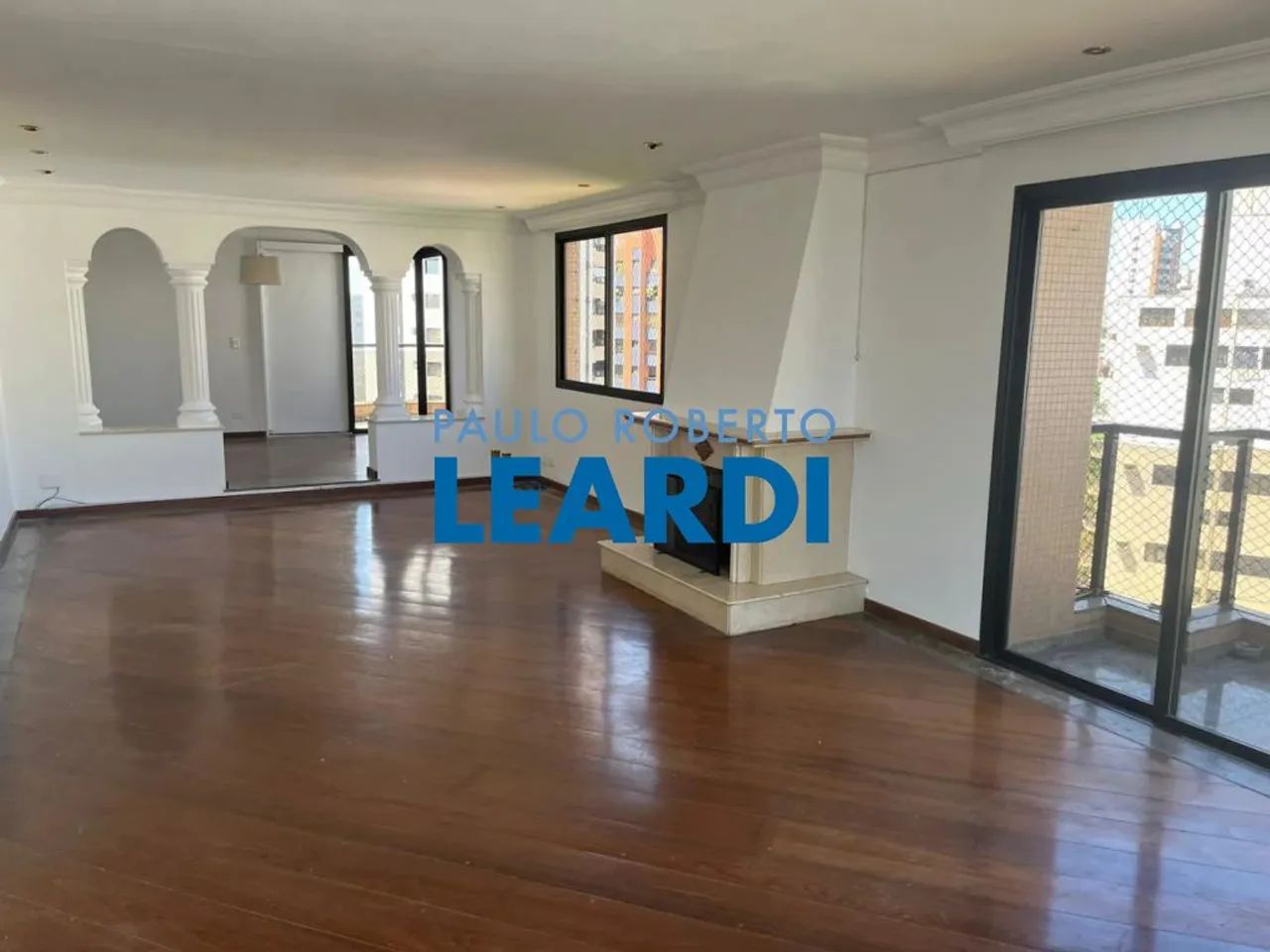 APARTAMENTO - MOEMA - SP