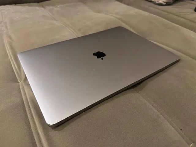 MacBook Pro 15" i7 2019 c/ TouchBar, 16Gb de Ram e NVME de 512Gb