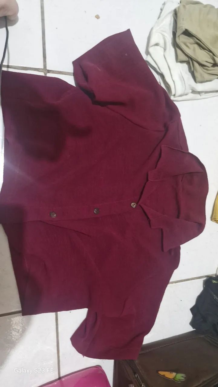 Cropped vinho de botão 