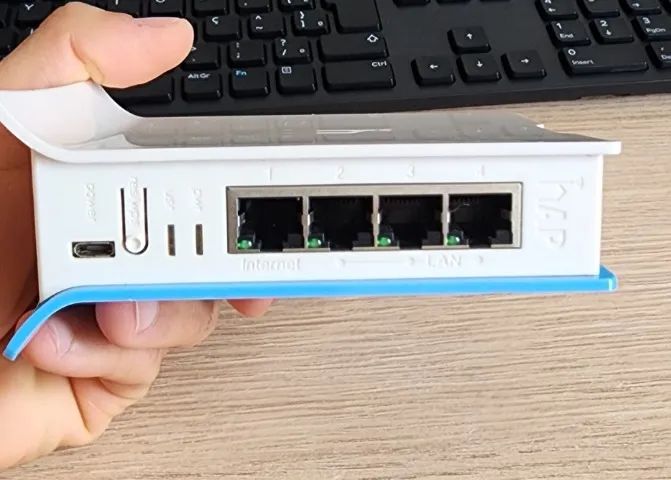 Roteador Access Point Indoor MikroTik RouterBOARD hAP lite RB941-2nD-TC 2.4GHz - Foto 2