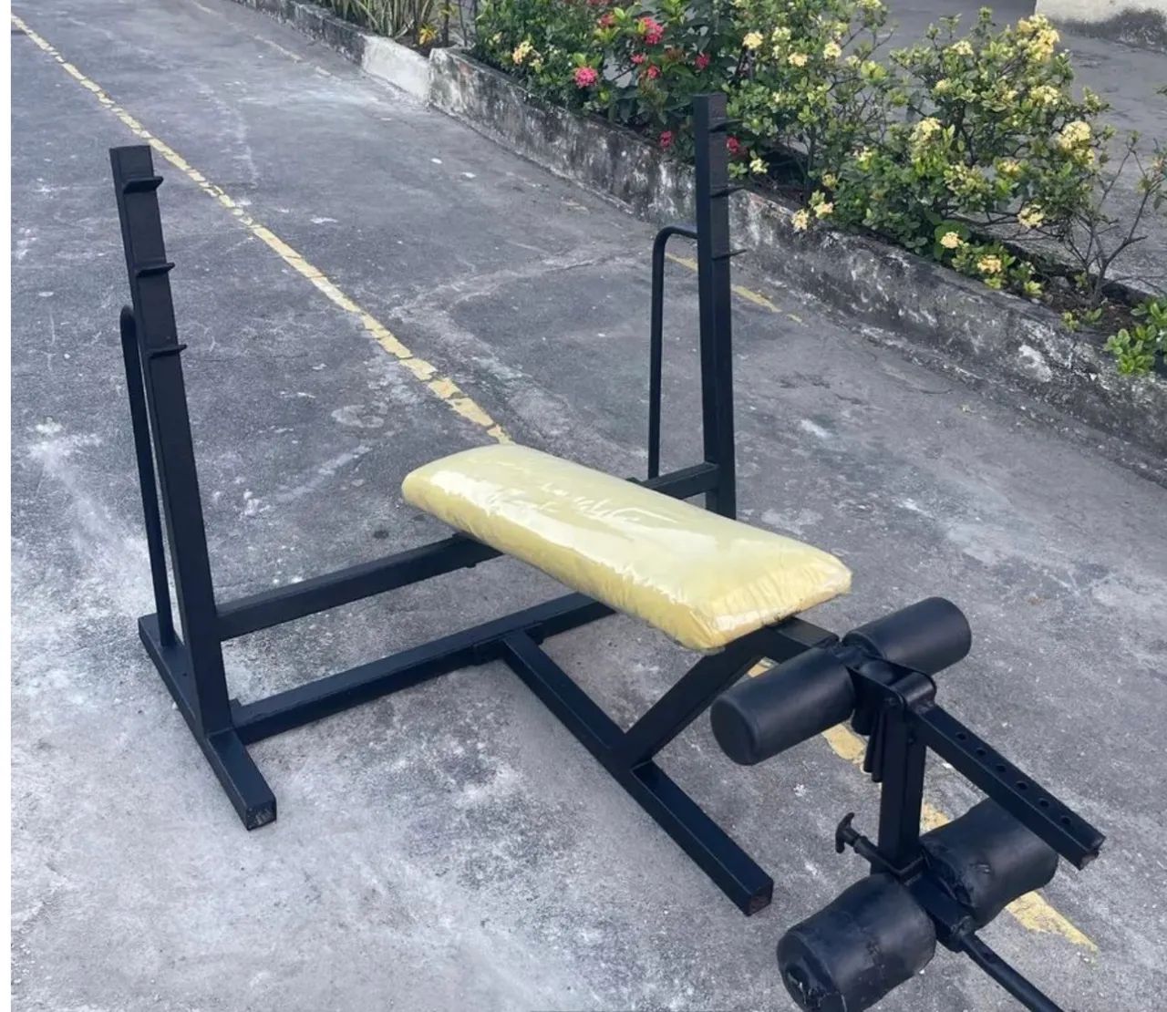 Supino declinado com cadeira extensora e mesa flexora - Foto 2