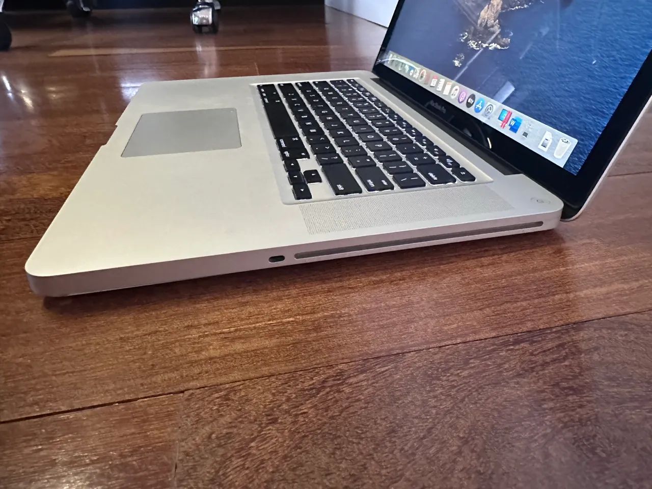 MacBook Pro 15 pol i7 quadCore SSD 1TB  bateria excelente  - Foto 4