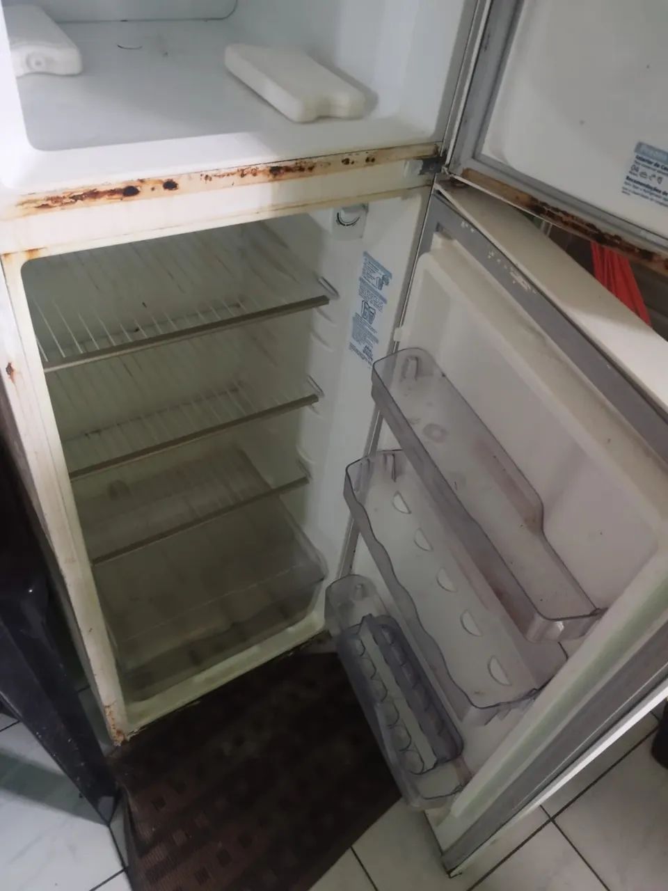 Vende Geladeira 