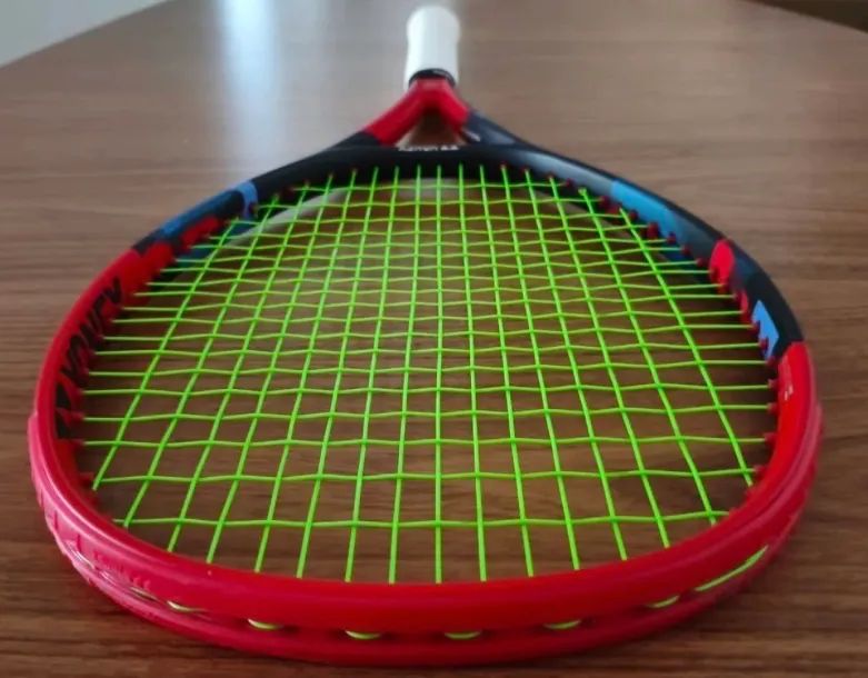Yonex Vcore 100 em ótimo estado - Foto 4