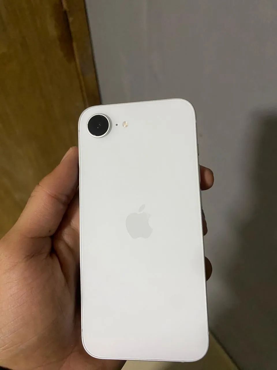 iPhone 16e  (NOVO)